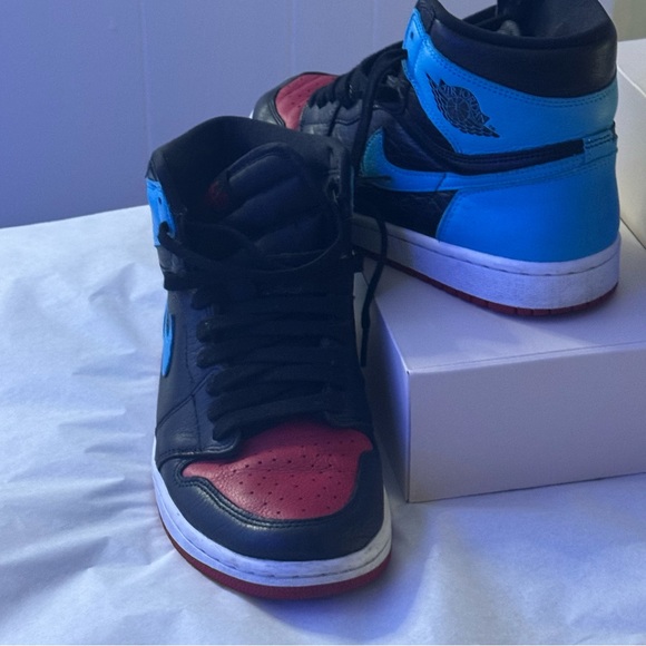 Nike Air Jordan Retro High Tops - Picture 4 of 5